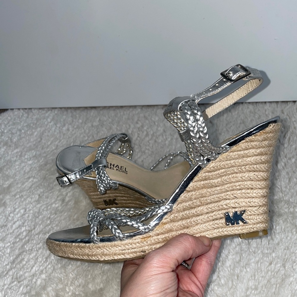 S105- MICHAEL Michael Kors Silver Wedges